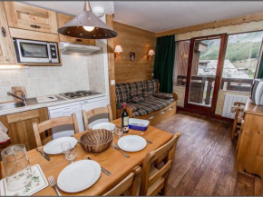 Studio confort à Val-d'Isère · Balcon sud · Accès direct pistes · WIFI - FR-1-518-114